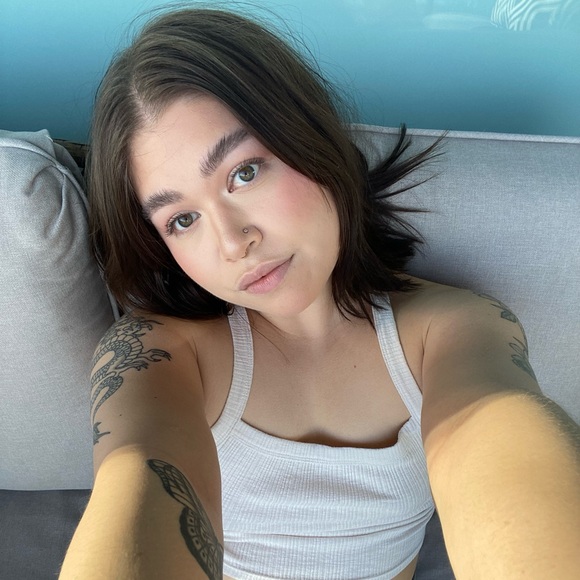 Meet your Posher, Rebecca - Picture 1 of 1